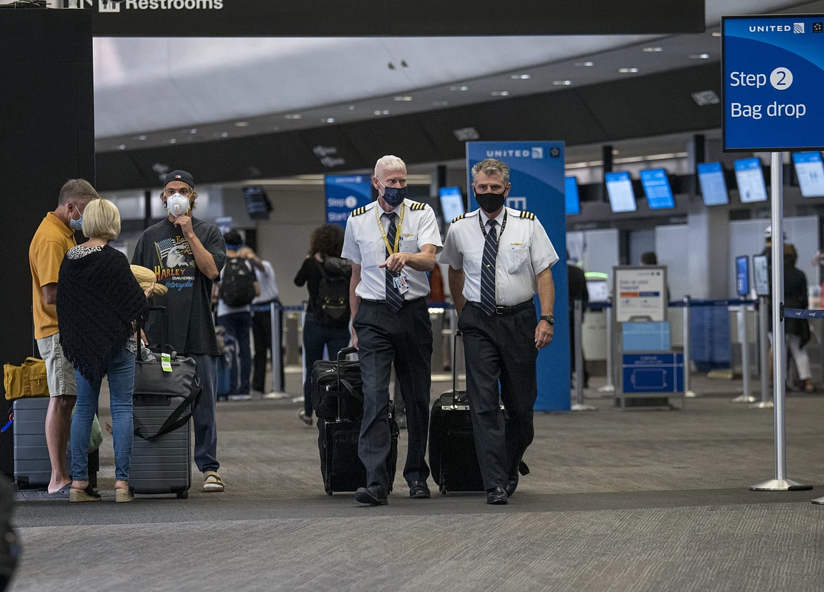 Airlines Face Winter Survival Test After Virus Slows Rebound