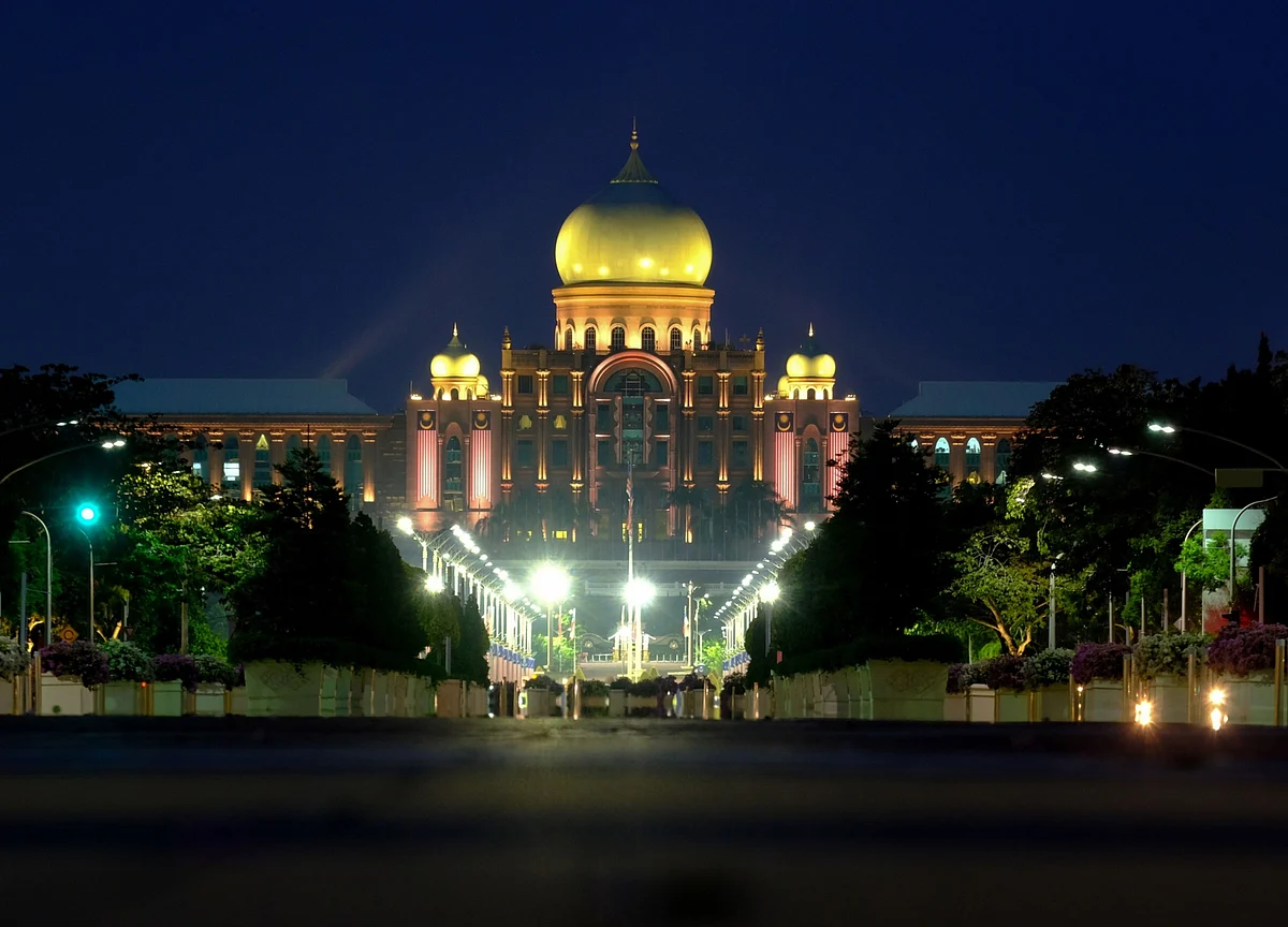 Anwar’s Latest Bid for Power in Malaysia Fails to Convince King