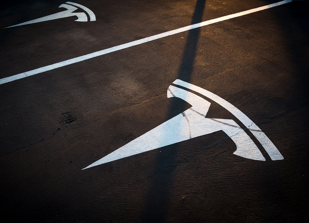Tesla Customer Sues Over Solar-Panel Deal Being Reported as Loan