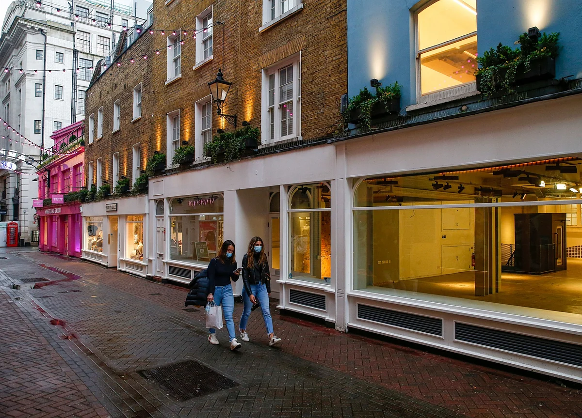 U.K. Recovery Shows Signs of Waning as Retail Sales Decline