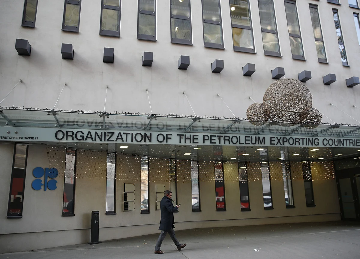 OPEC+ Faces More Pressure to Change Course as Ministers Meet