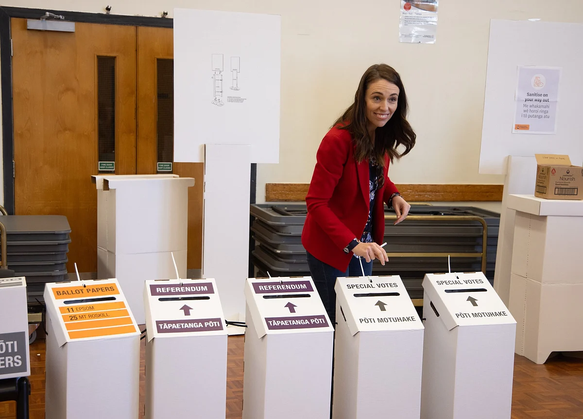 Swarmed by Maskless Crowds, Jacinda Ardern Is Set for Landslide Win