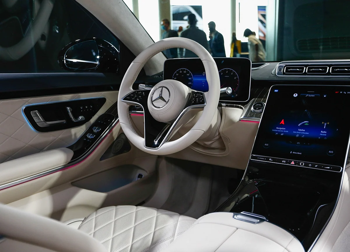 Mercedes Gives You a First-Class Drive in a Pandemic