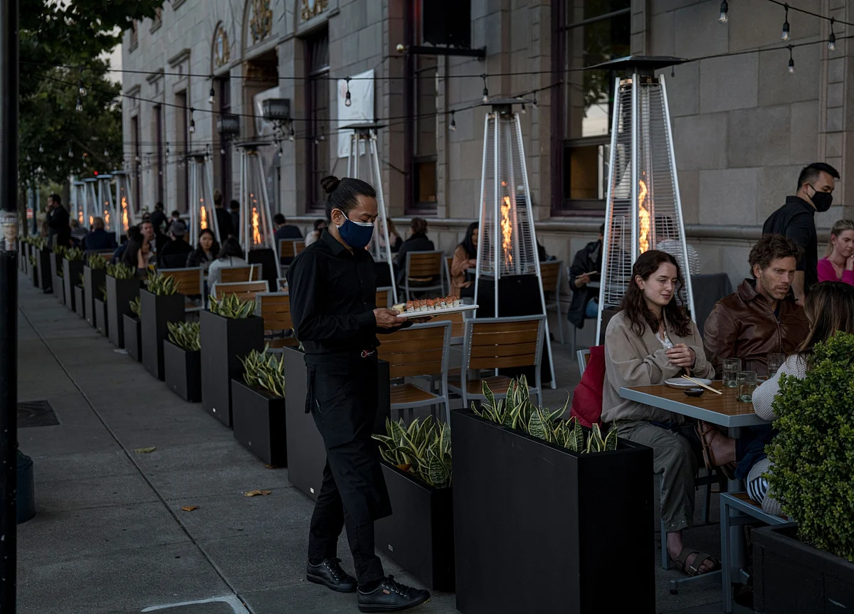 How Chefs Are Adapting Their Menus for Chilly Outdoor Dining