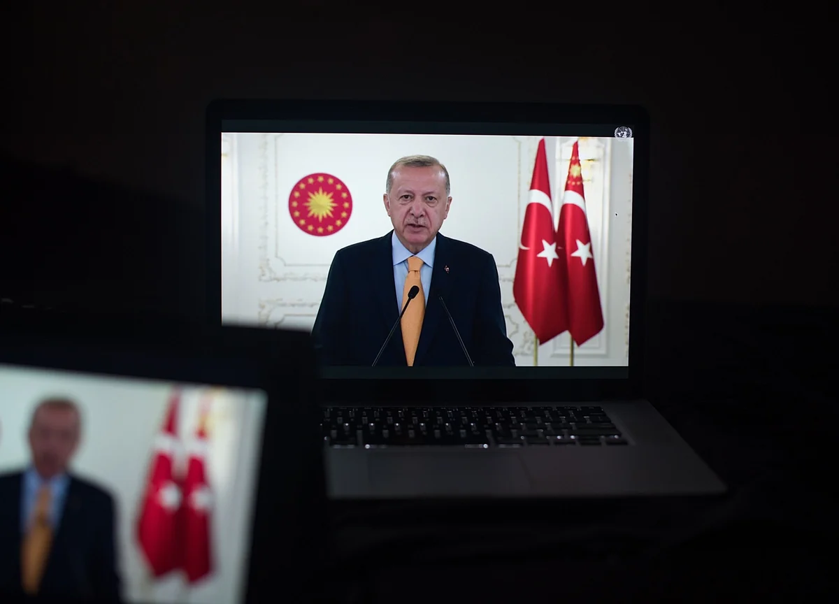 Charlie Hebdo’s Erdogan Caricature Fans Turkey-France Feud