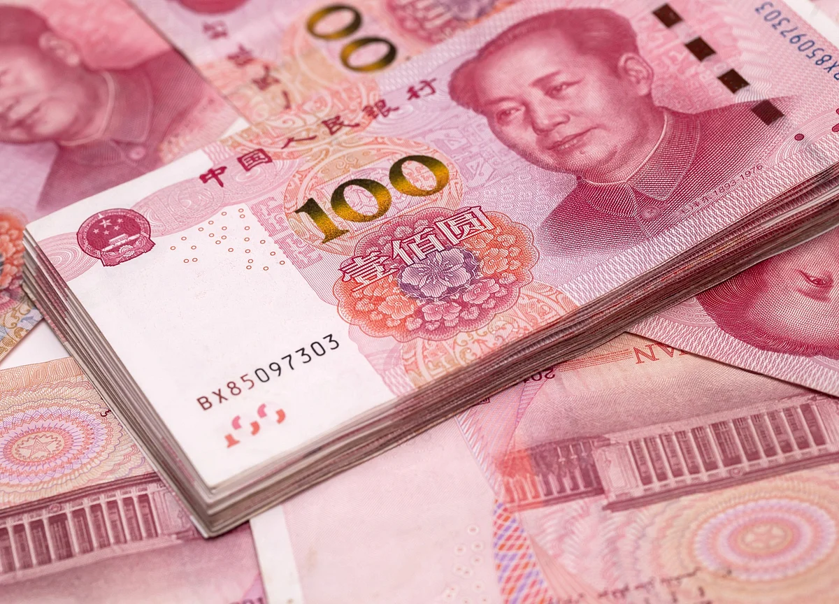 Yuan Slumps Most Since March After PBOC Acts to Arrest Gains