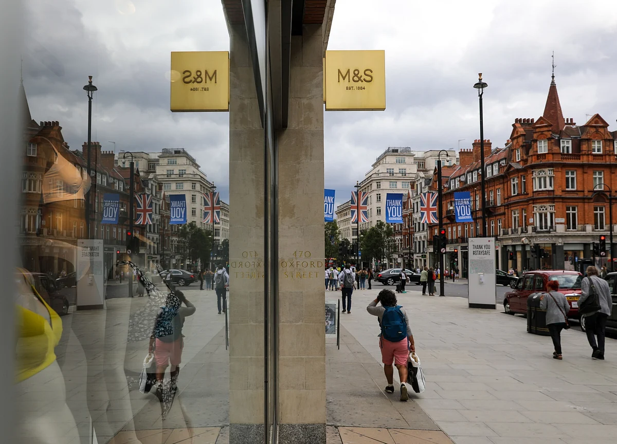 U.K. Jobs Recovery Stalls With Business in Doldrums