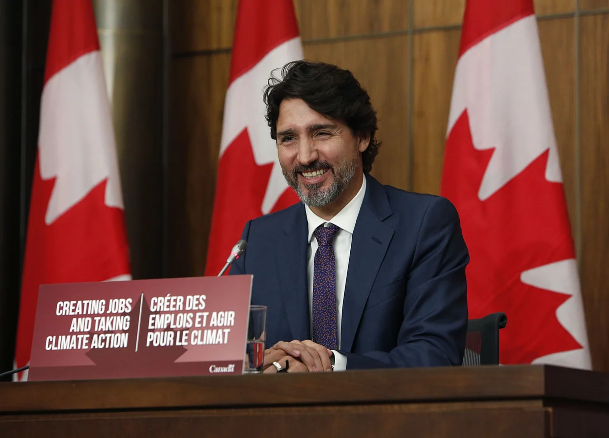 Trudeau Averts Election With Ambitious Plan to Weather Covid