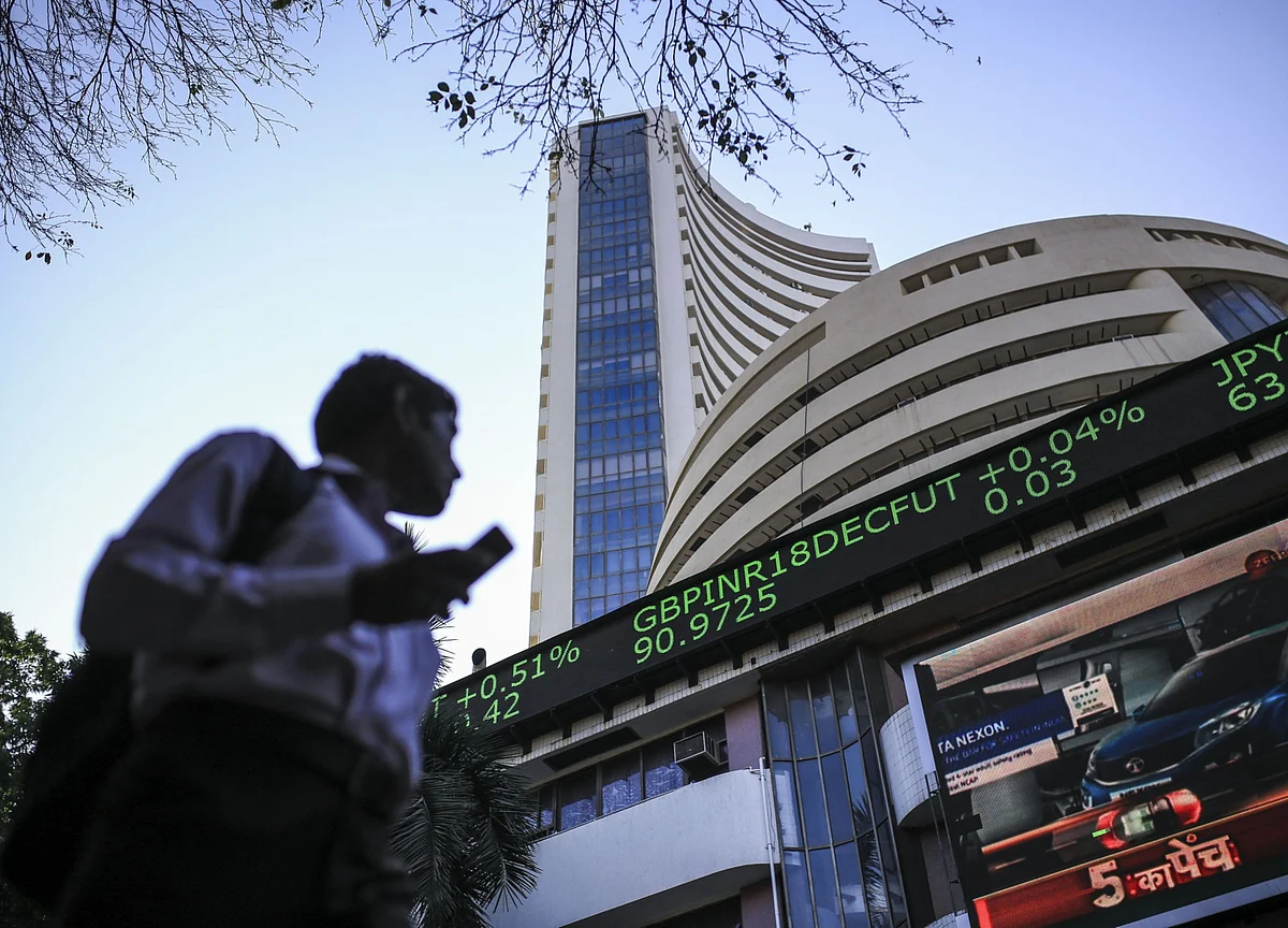 India Stocks Rise as More Restrictions on Business Are Lifted