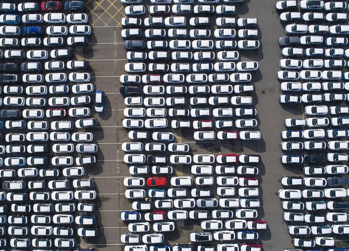 Europe Car Sales Slide 7.1% on Reimposed Virus Restrictions