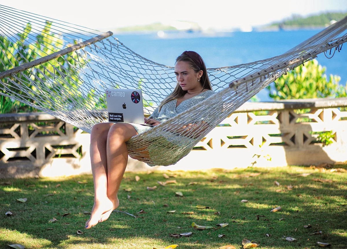 Work Here! Tourist-Starved Caribbean Woos Homebound Workers