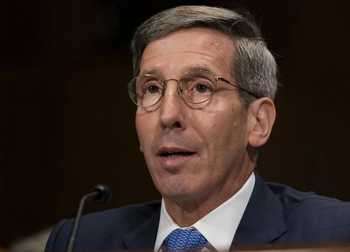 FTC Chair Issues Monopoly Warning as Facebook Decision Nears