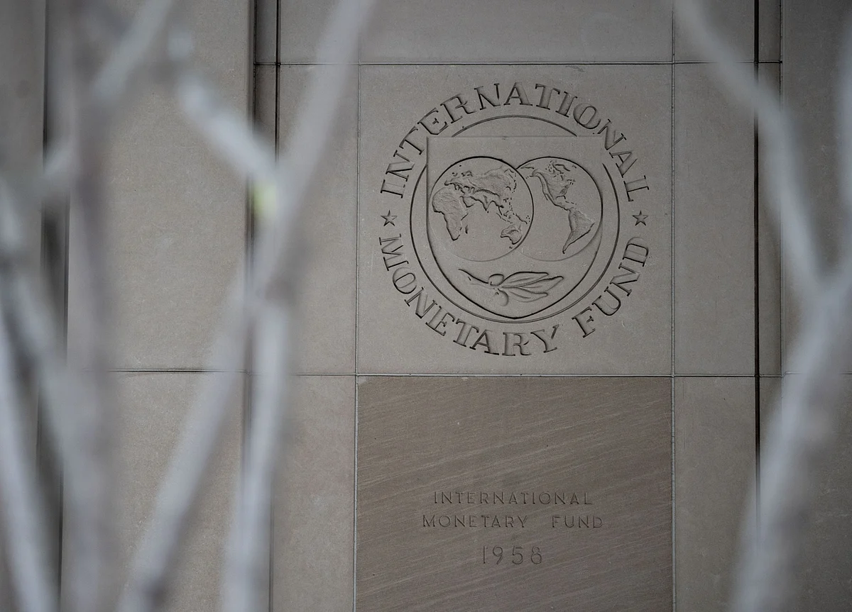 IMF Lifts Global Growth Forecast, Warns of Diverging Rebound