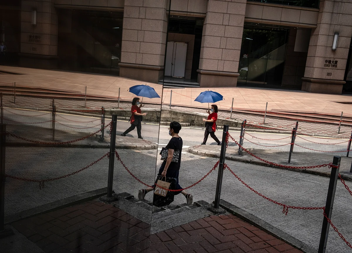 Double-Dip Moves From Risk to Reality in Major Economies