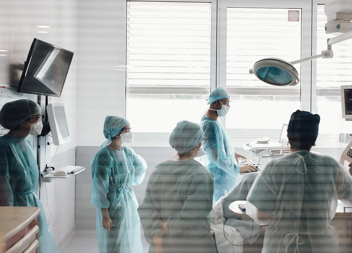 Illinois Clamps Down; N.Y. Hospital Use Surges: Virus Update