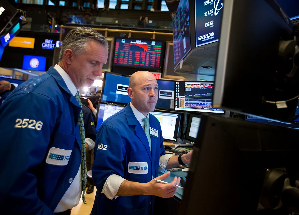 Flood of Day Traders Strains Online Brokers and the Backlash Is Swift