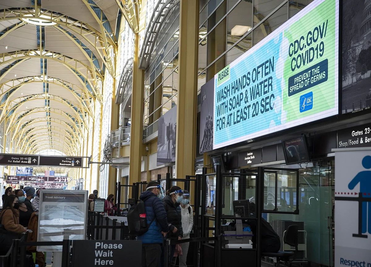 White House Considers Lifting Entry Restrictions on Europeans