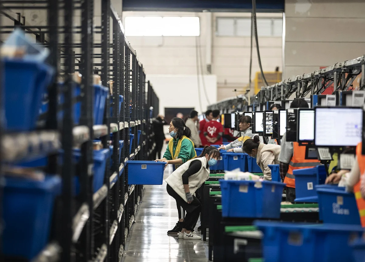 China’s $900 Billion Funding Gap to Provide Clue on Stimulus