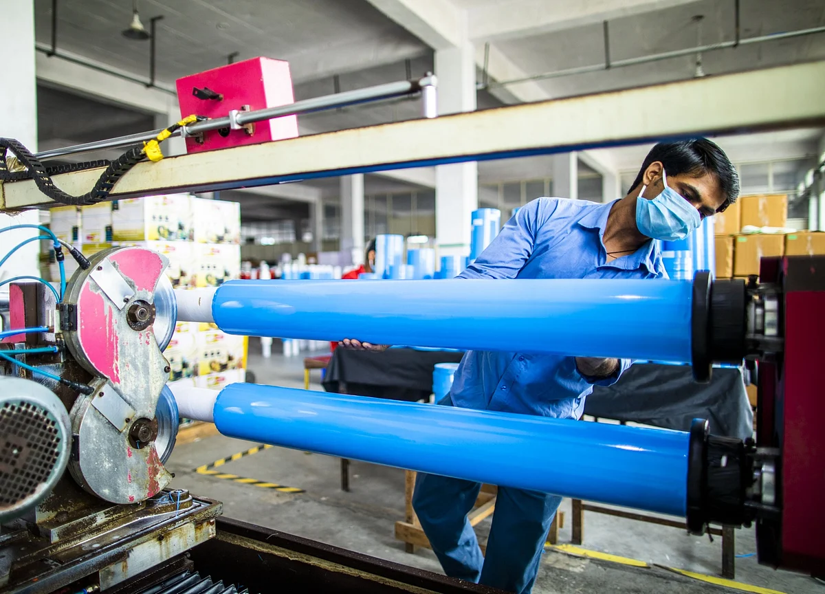 India Expands Stimulus to 15% of Economy as Recession Looms