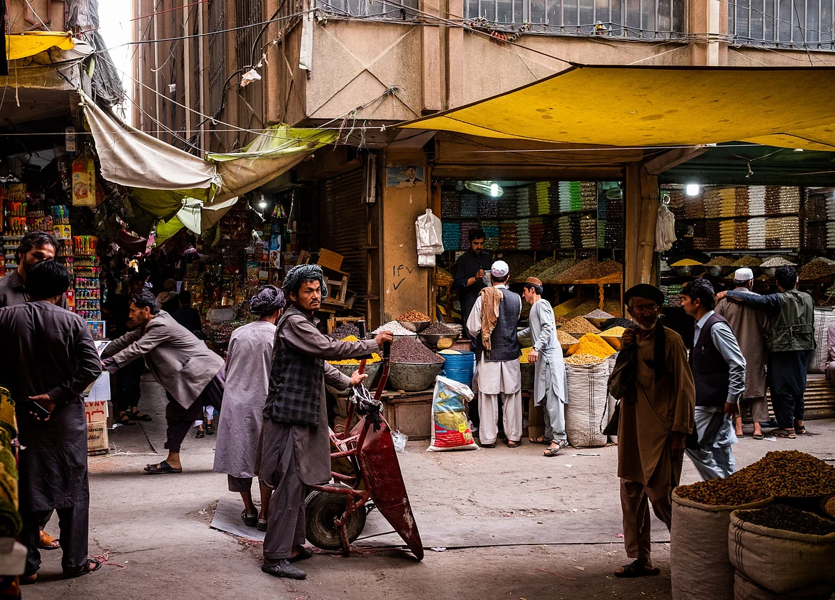 U.S. Vow of Early Afghan Exit Raises Threat of Resurgent Taliban