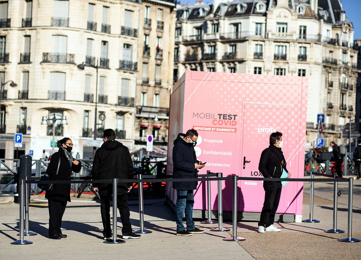 France Holds Fast on Lockdown as Hospitalizations Rise