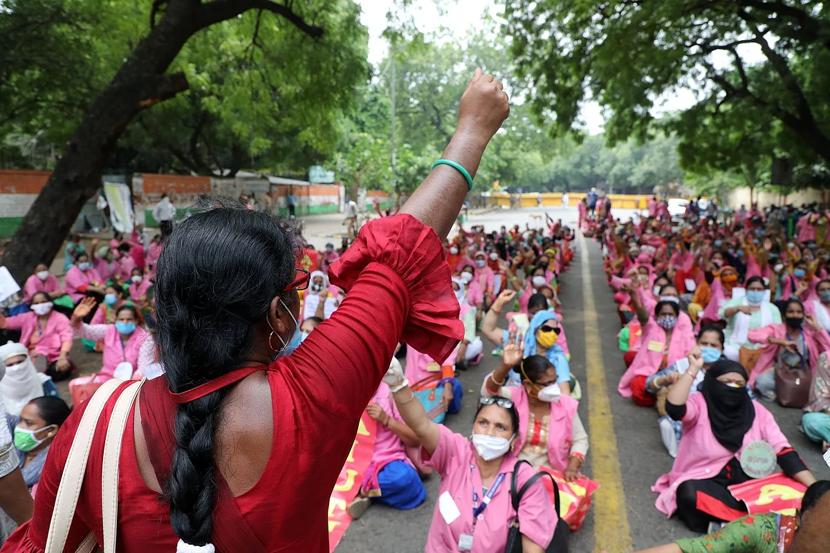 The Accredited Social Health Activists group protests India’s healthcare system in Mumbai on Aug. 9. Photographer: T. Narayan/Bloomberg 