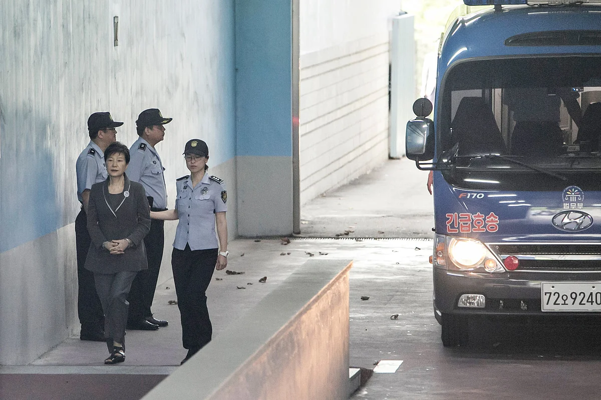 South Korea Conservatives Divided Over Apology to Repair Image