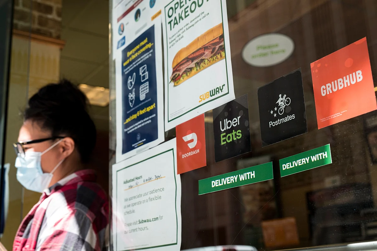 Uber, DoorDash Raising Prices in California to Fund Driver Perks