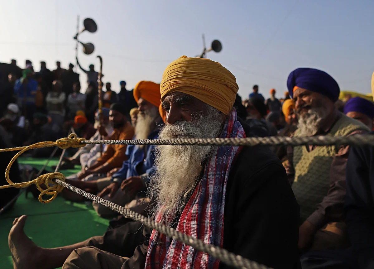 Farmers’ Protests: Agriculture Minister Hopes For Positive Outcome At Jan. 4 Meet
