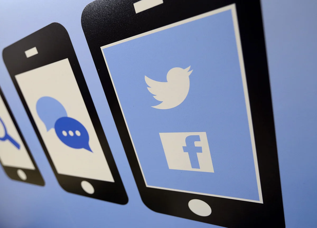 Trump Pressures Facebook, Twitter Legal Shield as Days Wane