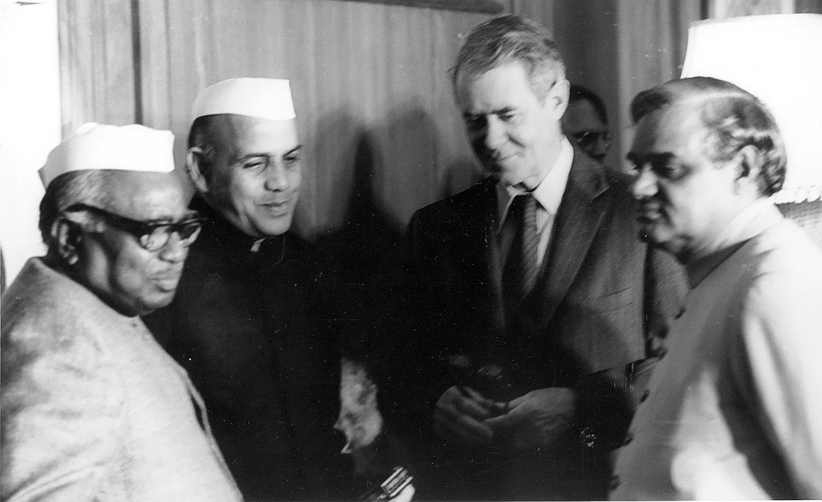 Defense Minister Jagjivan Ram with Commerce Minister Mohan Dharia, U.S. Secretary of State Cyrus Vance, and Foreign Minister AB Vajpayee, in New Delhi, on Jan. 2, 1978. (Photograph: U.S. Embassy New Delhi)