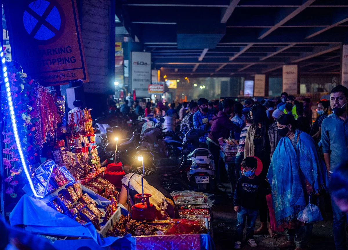 India Economy Stabilizes in November as Retail Demand Improves
