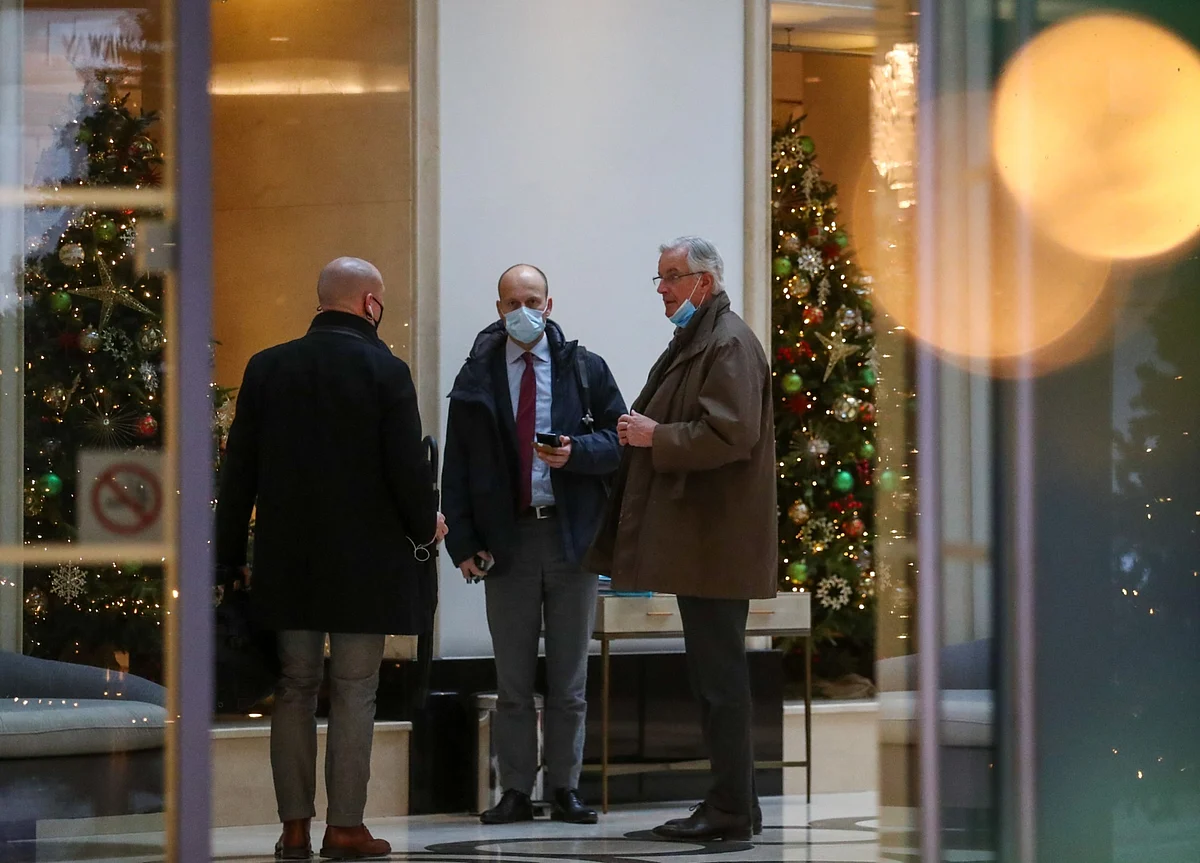 British Cry Foul as Brexit Negotiations Hit French Obstacle