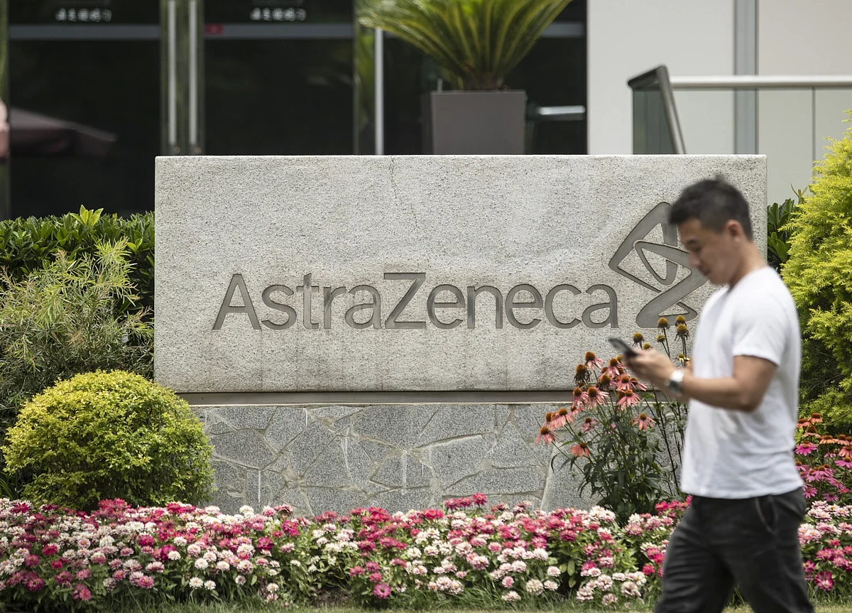 Astra Shot Better at Stopping Covid Than Slowing Transmission