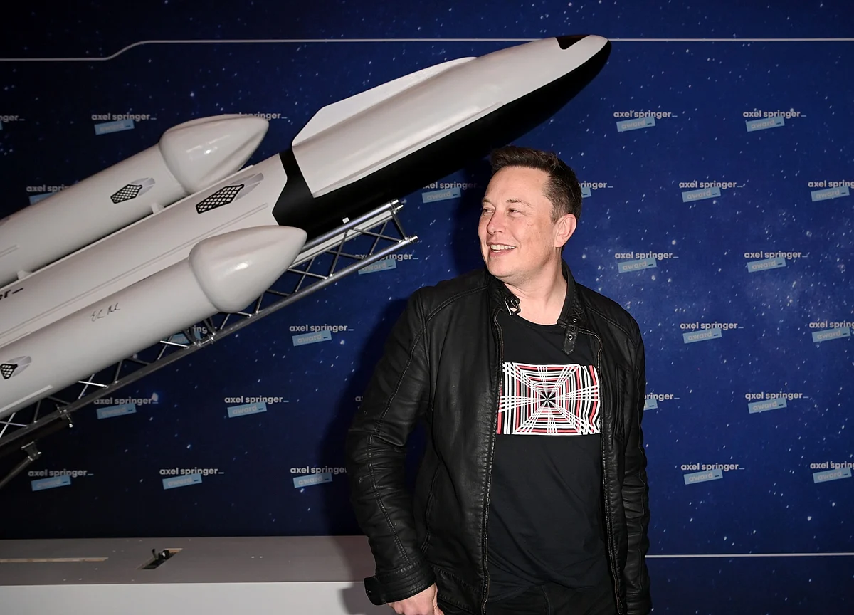 Musk Urges Tesla Staff to Pinch Pennies, Buoy Surging Shares