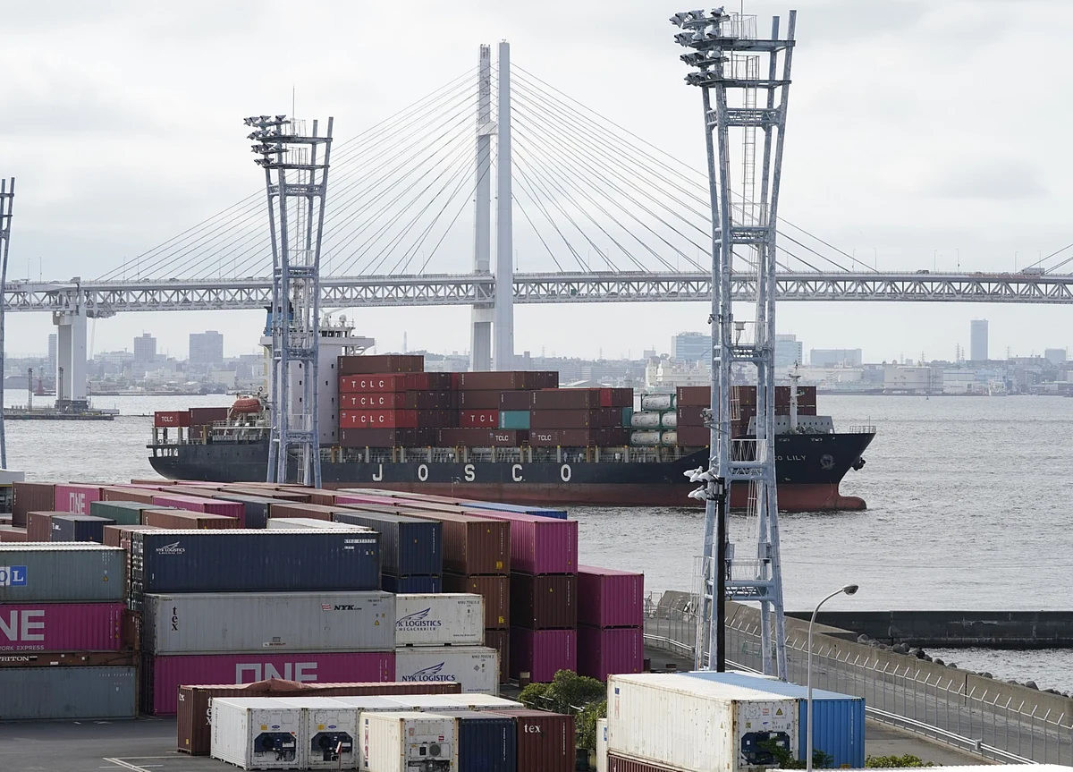 Worsening Japan Export Drop Shows Covid Taking Heavier Toll