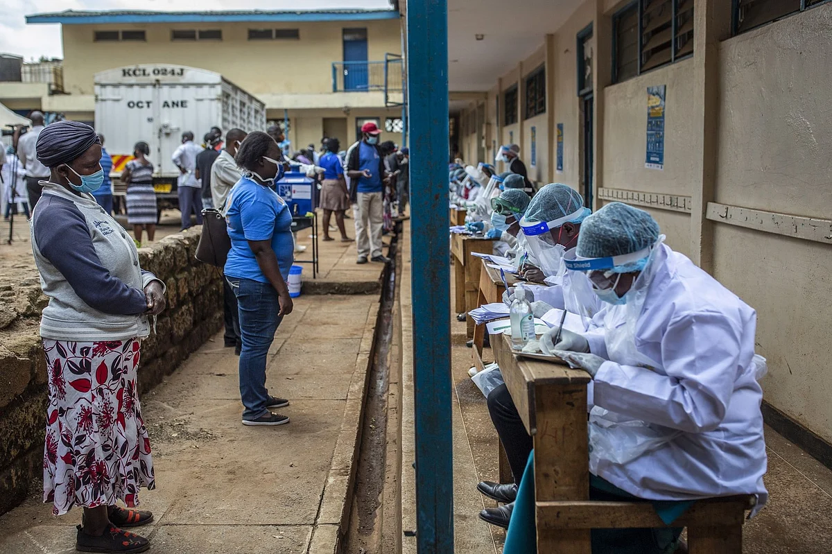 Health workers record residents’ details during a Covid-19 testing drive in Nairobi, Kenya, on May 26. Global health groups are warning of delayed vaccine access in developing nations. Photographer: Patrick Meinhardt/Bloomberg