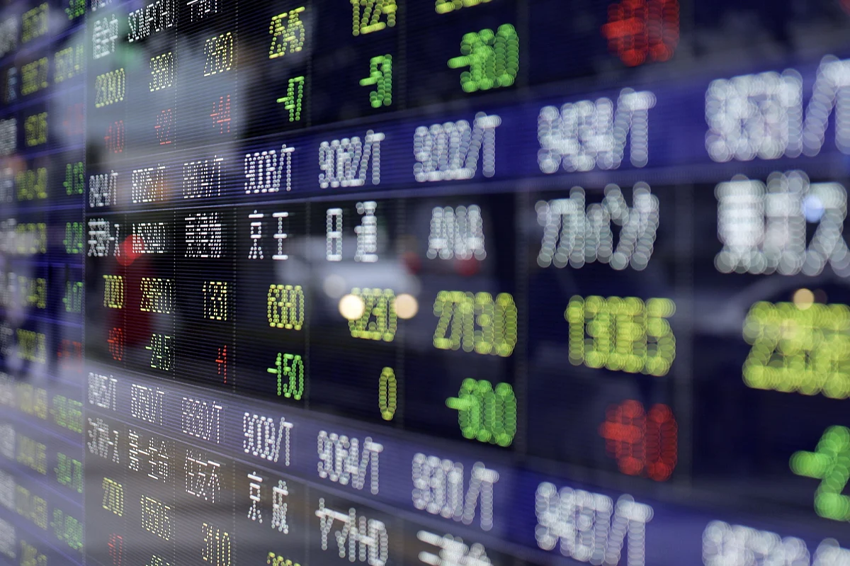 U.S. Stocks Climb, Bonds Fall on Stimulus Bets: Markets Wrap