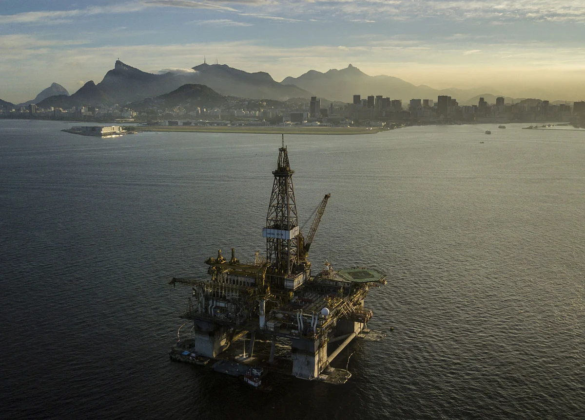 Oil Jumps After Industry Group Reports U.S. Crude Supply Decline