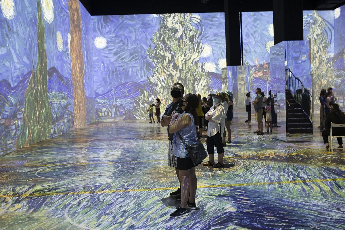 Visitors at the Immersive Van Gogh Exhibit in Toronto, Canada, on July 3. Photographer: Stephanie Foden/Bloomberg 