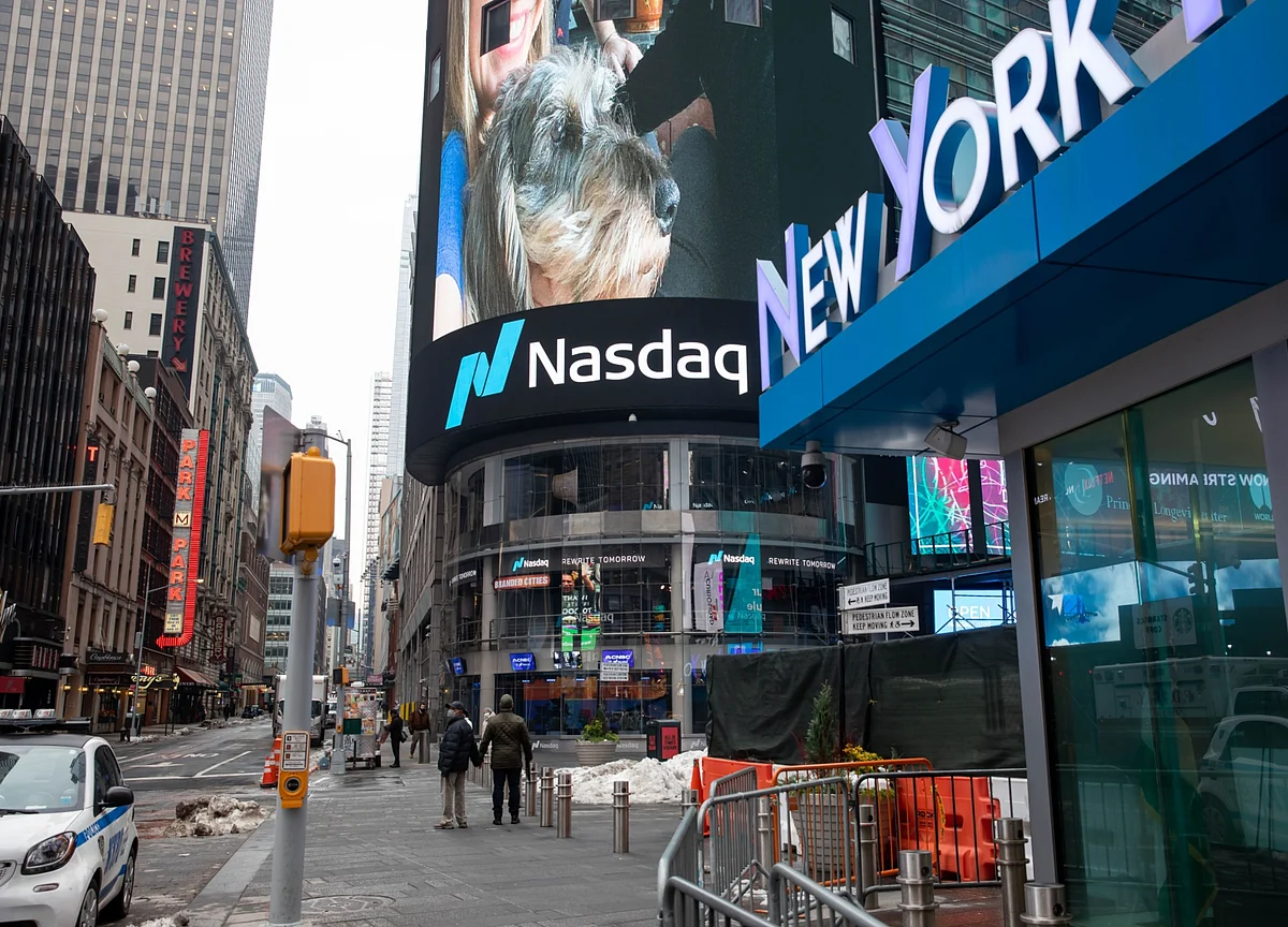 Stocks Slump on Virus Spike Before Georgia Runoff: Markets Wrap