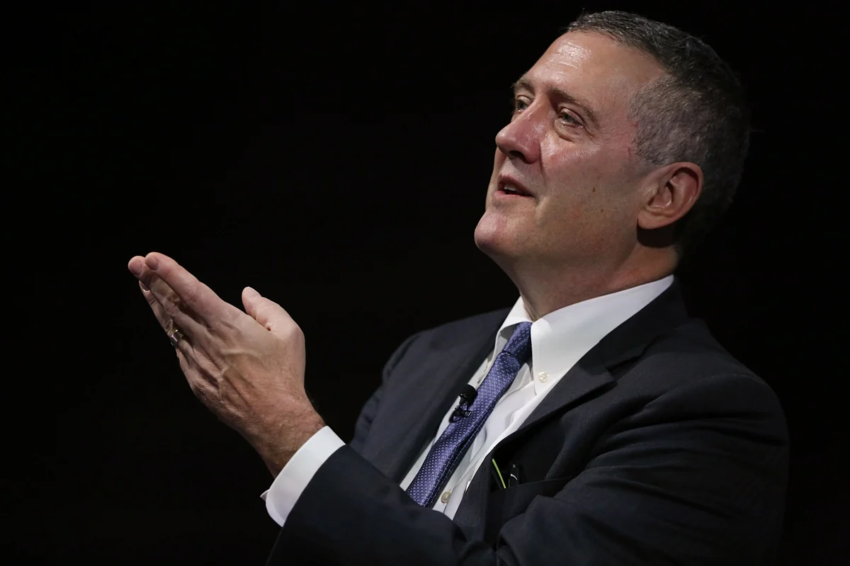 Two Fed Officials Push Back on Talking Bond Taper Any Time Soon