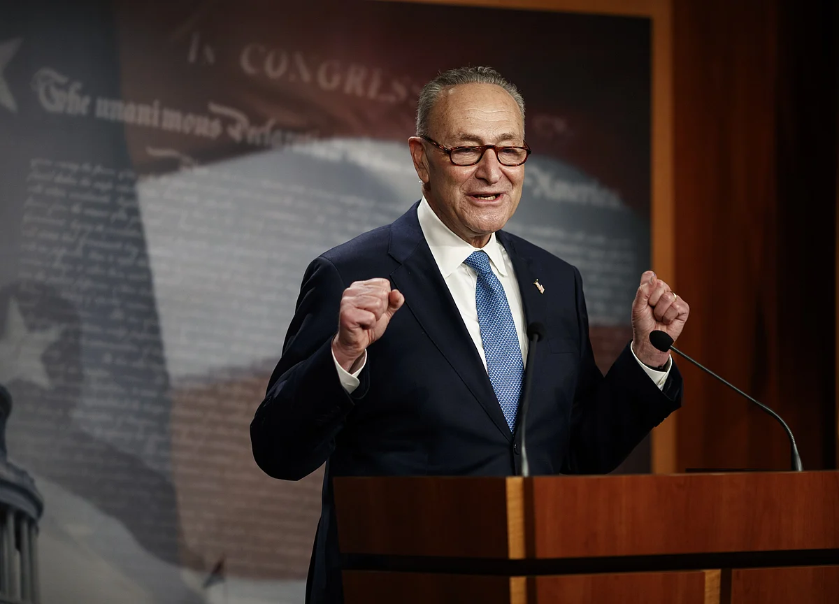 Schumer Exploring Emergency Session for Senate Impeachment Trial