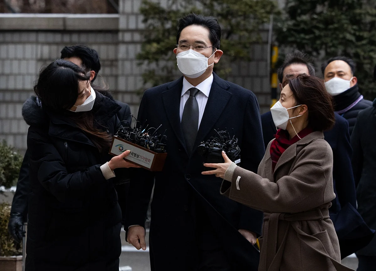 Samsung Heir Sent Back To Prison For 30 Months In Bribery Case