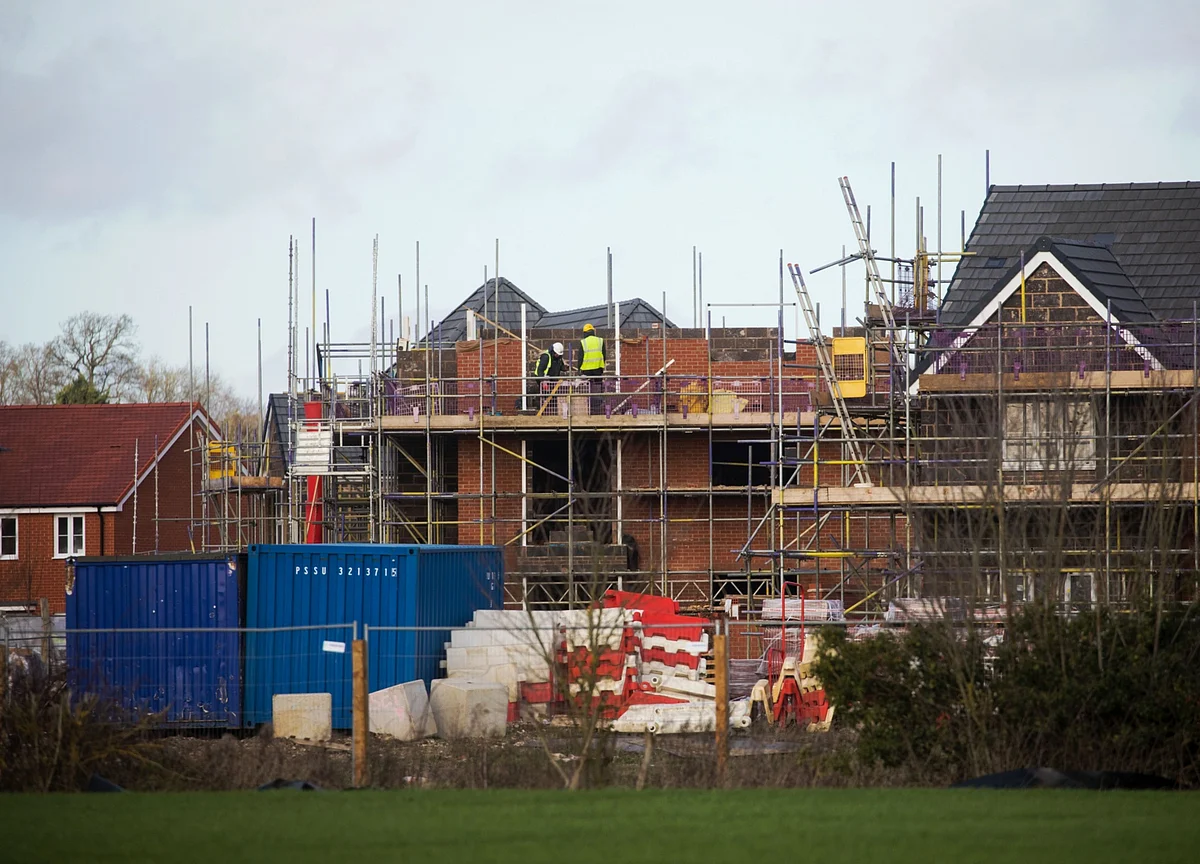U.K. Housebuilders Face Shortages And Cost Hikes as Brexit, Virus Disrupt Trade