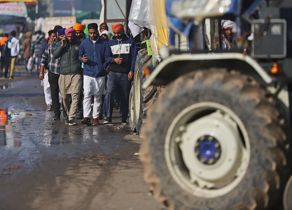 Farmer Groups Break Barricade At Singhu And Tikri Border Points