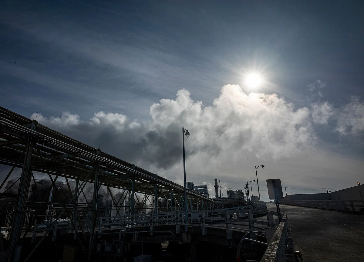 U.S. Oil Output Is Set to Rise Next Year on Higher Prices, Drilling