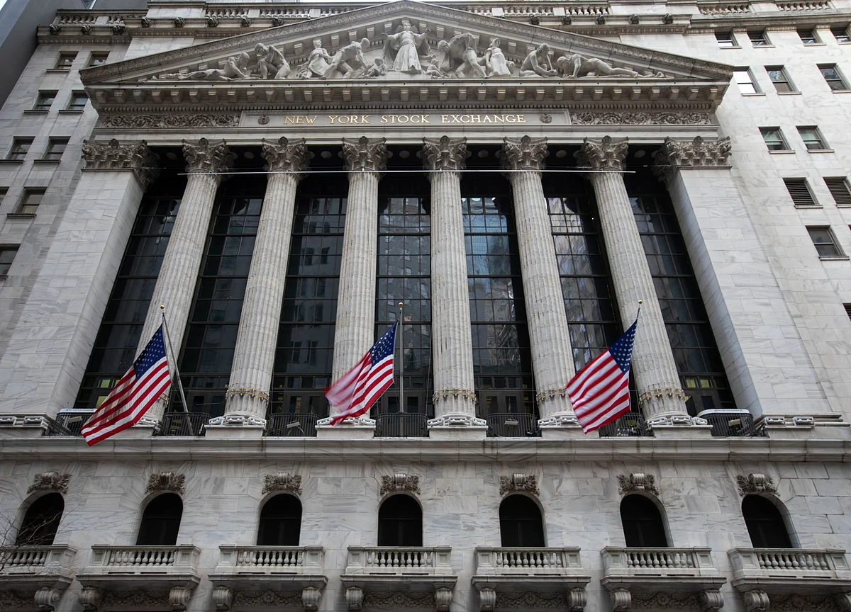 NYSE Mulls Reverting to Original Plan to Delist China Shares