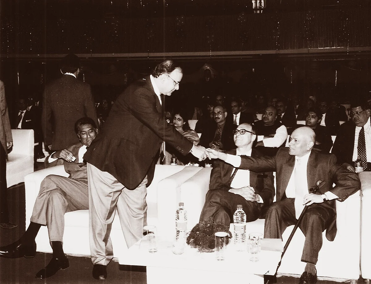 Arun Jaitley greets Raghav Bahl, at the St Xavier’s School golden jubilee event, on Dec. 23, 2009, in Delhi. (Photograph: Raghav Bahl)