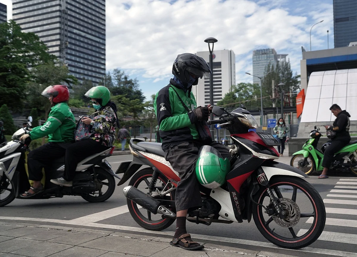 Gojek in Talks With Tokopedia for $18 Billion Merger, Sources Say